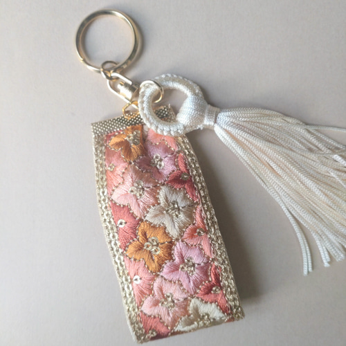 完売分再販☆インド刺繍リボンのキーホルダー・バッグチャーム 34