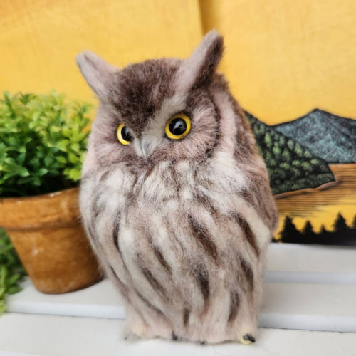 羊毛フェルト 置物　コノハズク　 約18cm 羊毛フェルト 置物オオコノハズク 約18cm