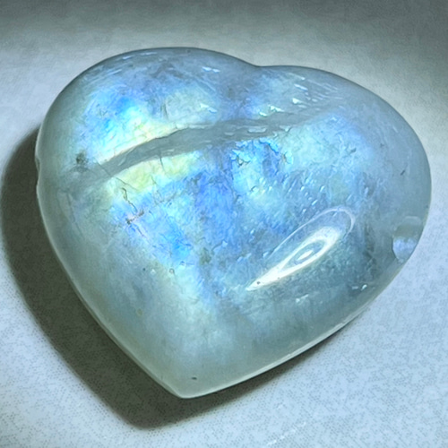 宇宙エネルギー】ホワイト ラブラドライト レインボー ハート型 穴あき  