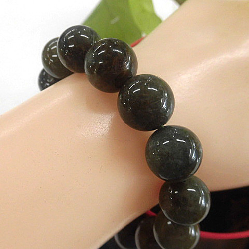 天然石 グリーンルチルクォーツ13.0mm～13.8mm玉ブレスレット 内