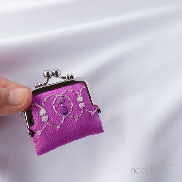 気品漂うパープル　タイシルク　リングケース　お守りジュエリーポーチ　がま口　ミニアクセサリーケース　 6枚目の画像