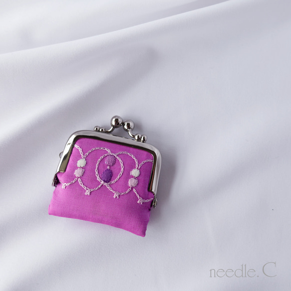 気品漂うパープル　タイシルク　リングケース　お守りジュエリーポーチ　がま口　ミニアクセサリーケース　 4枚目の画像