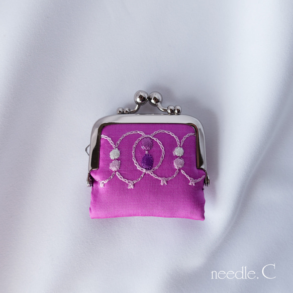 気品漂うパープル　タイシルク　リングケース　お守りジュエリーポーチ　がま口　ミニアクセサリーケース　 2枚目の画像