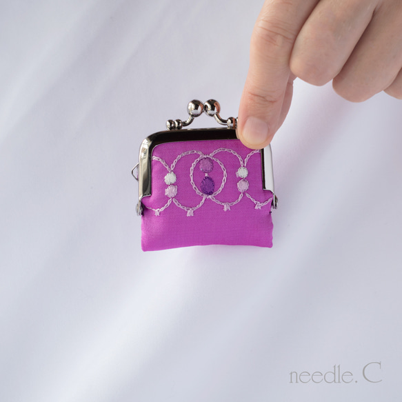 気品漂うパープル　タイシルク　リングケース　お守りジュエリーポーチ　がま口　ミニアクセサリーケース　 1枚目の画像