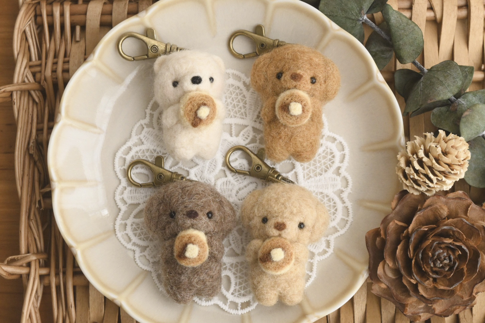 Aページ 白くまと茶ぐまキーホルダー ハンドメイド 羊毛フェルト A様専用ページ 白くまと茶ぐまキーホルダー ハンドメイド 羊毛フェルト