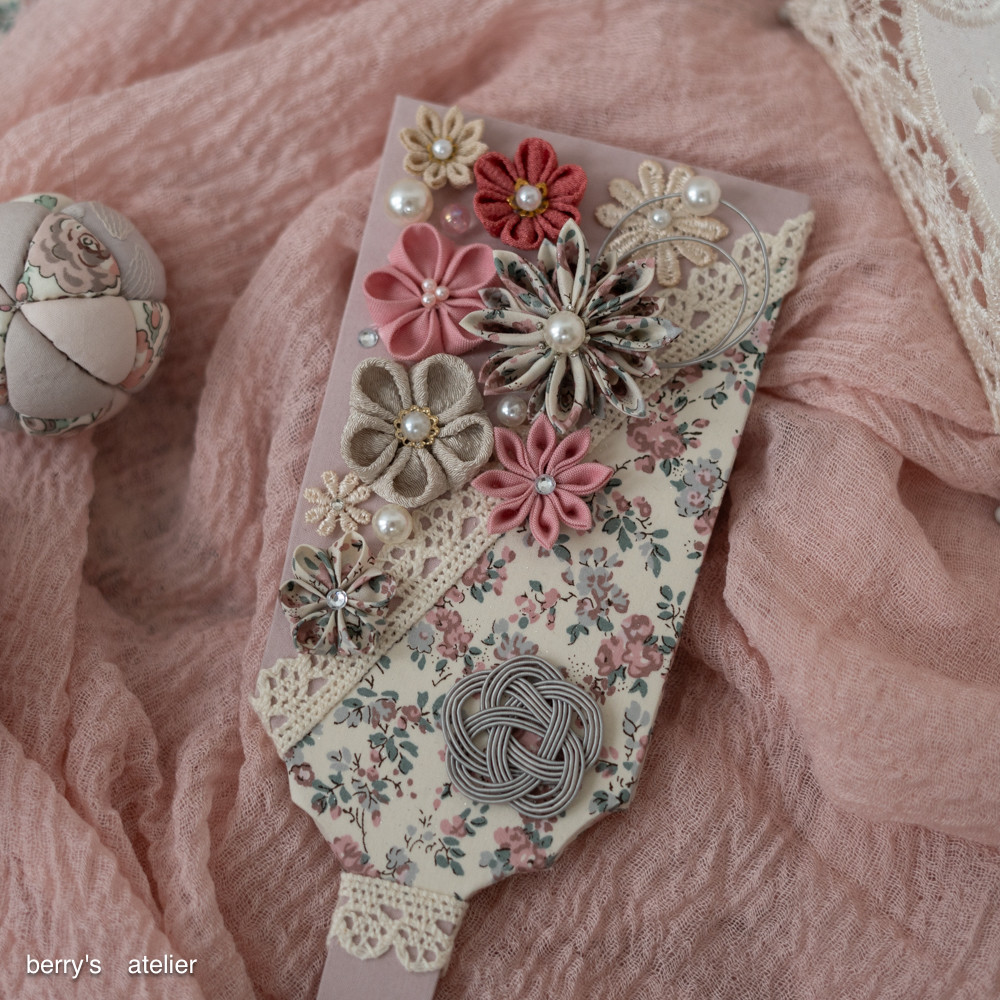 リバティムーンモスつまみ細工の羽子板