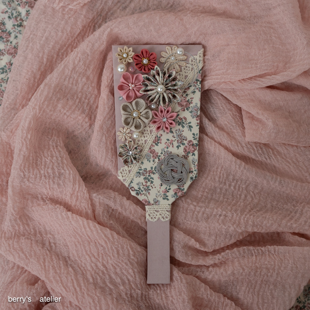 リバティムーンモスつまみ細工の羽子板