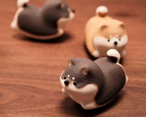 わんこの丸い小物入れ 緑 お座り犬 ベージュ いぬ・イヌ 陶器