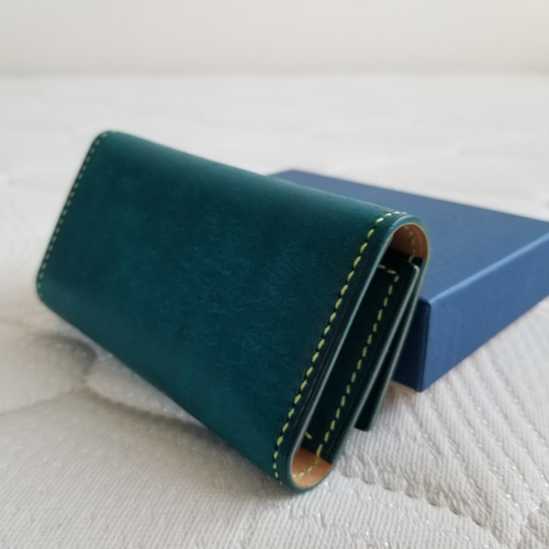 上品な総手縫いのキーケース』（イタリアンレザー マルゴー ターコイズ