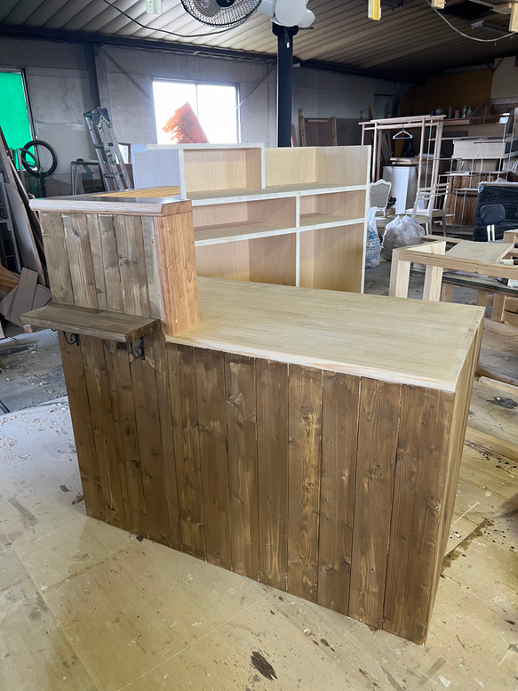 レジカウンター　受付カウンター　テーブル 