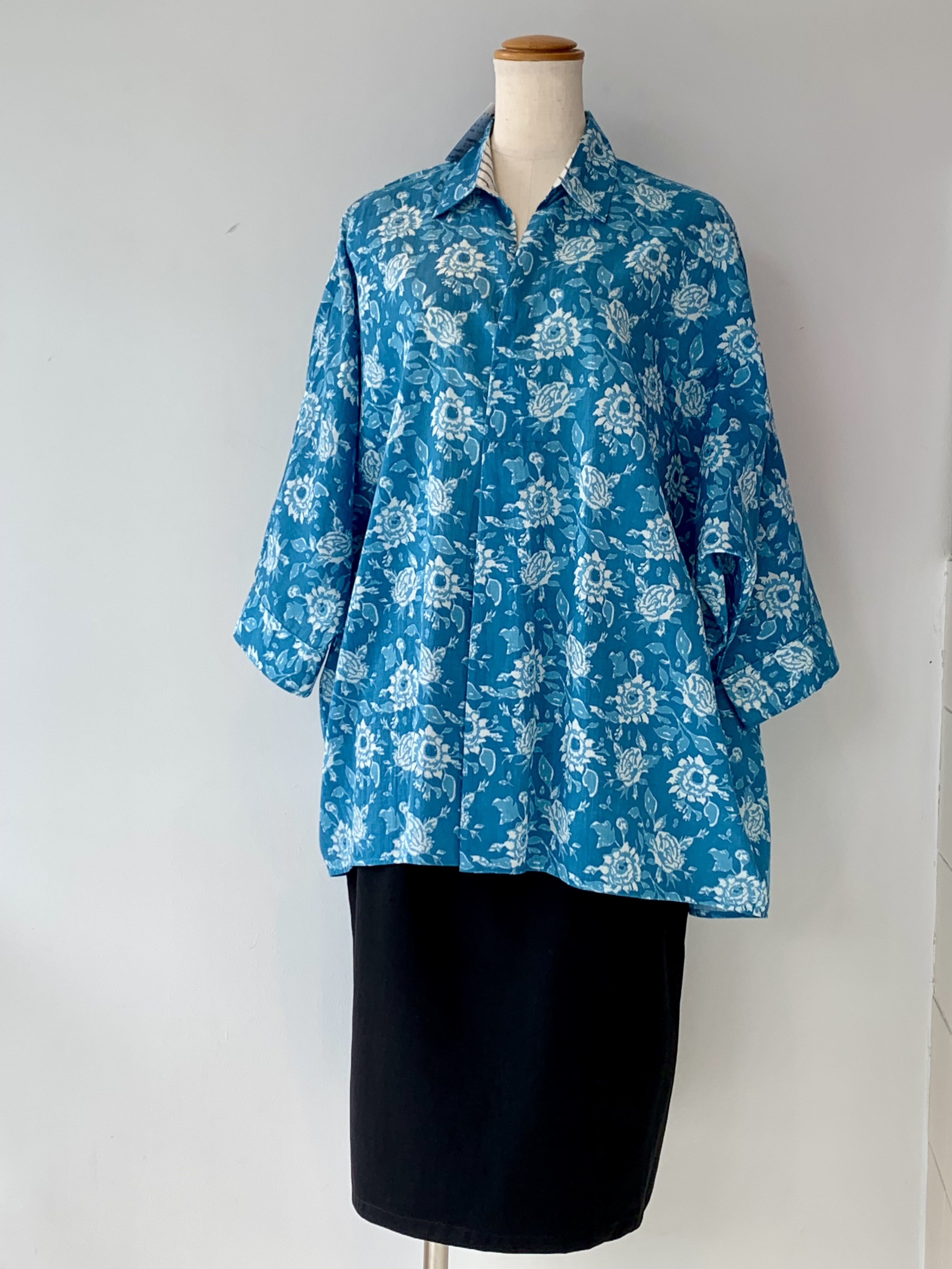 Sサイズラスト1枚【着るストレスゼロ】ブラウス　インド綿　ブロックプリント　コットン　綿　涼しい　夏