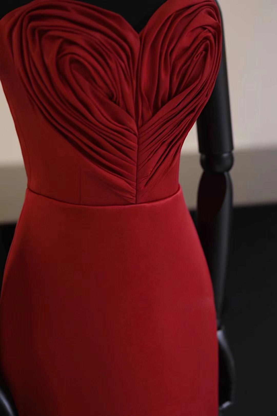 見逃げないで！胸ハート新着商品　ワインレッド/テラコッタ/ブラックなど　カラー変更可　サイズオーダー　マーメイド結婚