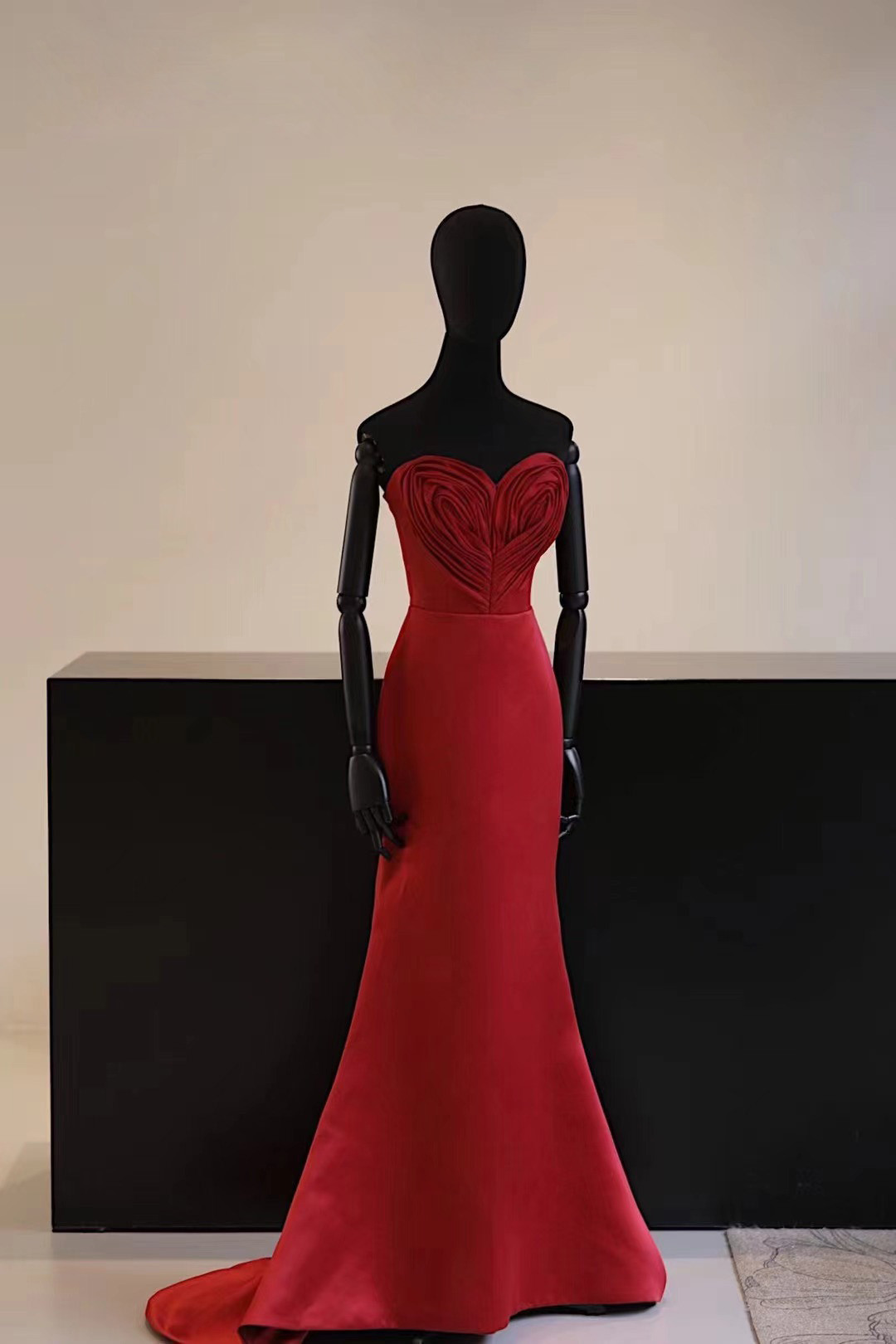 見逃げないで！胸ハート新着商品　ワインレッド/テラコッタ/ブラックなど　カラー変更可　サイズオーダー　マーメイド結婚