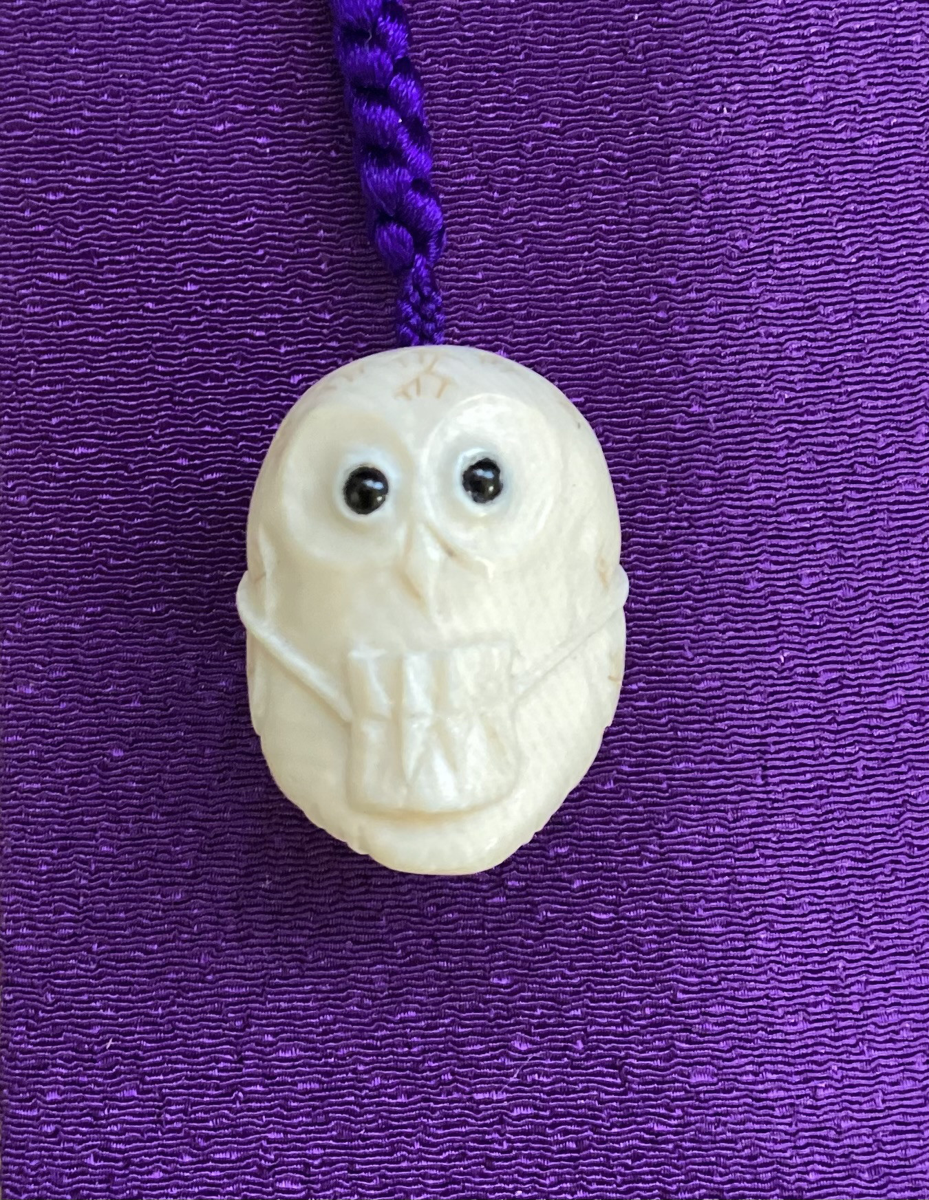 天然素材牙彫刻フクロウ根付け新品3.3x2.6cm 天然素材牙彫刻フクロウ根付け新品3.3x2.6cm 2025年最新