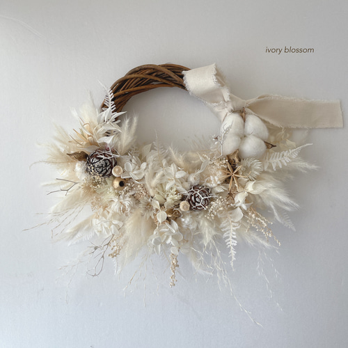 今からクリスマスまで飾れる！ホワイトドライフラワーリース・コットン
