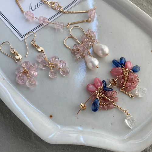 ロイヤルブルーカイヤナイトのピアス¥6，300 ピアス（その他