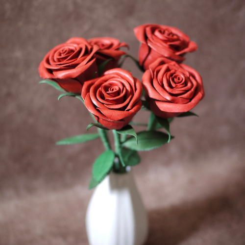 Amazon｜[Dom Teporna] レザーフラワー 革の花 バラ 一輪花 フラワー