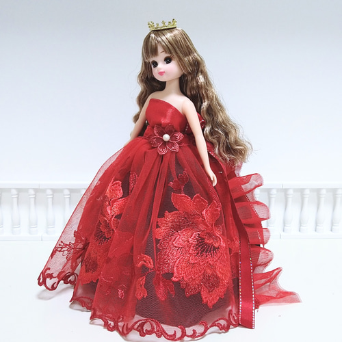 リカちゃん服　ドレス　薔薇✖️赤　ハンドメイド 一点物♥リカちゃん服✿✿気分は赤の女王ドレスdeルンルンルン