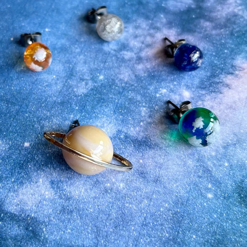 イヤリング「さむ空の星あつめ　つづき物」 Amazon.co.jp: イヤリング Sky 星を紡ぐ子どもたち 耳飾り