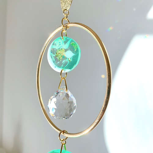 フレッシュカラーレジンとクリスタルボールのサンキャッチャー