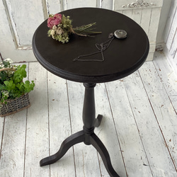 薄塗りモルタル｜ライトグレー｜丸｜円形｜カフェテーブル｜サイド