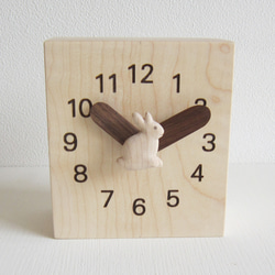 うさぎのスクエアー置き時計 1枚目の画像