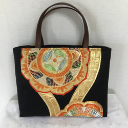 花柄刺繍ハンドバッグ　ハンドメイド ネイビータイプの花刺繍ワンショルダーバッグ トートバッグ 桃屋ぴちこ