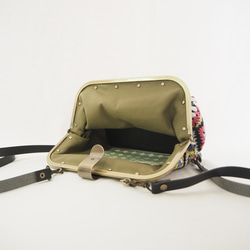 グラニースクエア風ゴブラン　カシメ留め口金の２wayバッグ 8枚目の画像