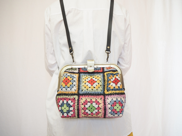 グラニースクエア風ゴブラン　カシメ留め口金の２wayバッグ 2枚目の画像