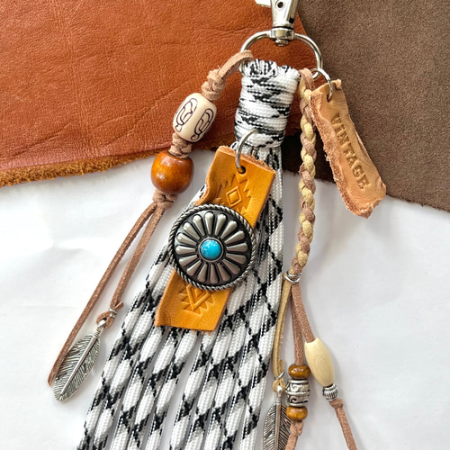 No.9【ハンドメイド パラコード キーホルダー キーリング