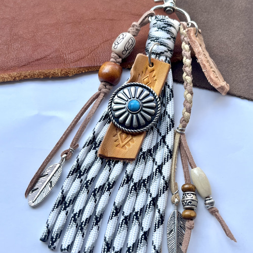 【フォレルパージュ】タッセル　キーホルダー フォレルパージュ】タッセル キーホルダー