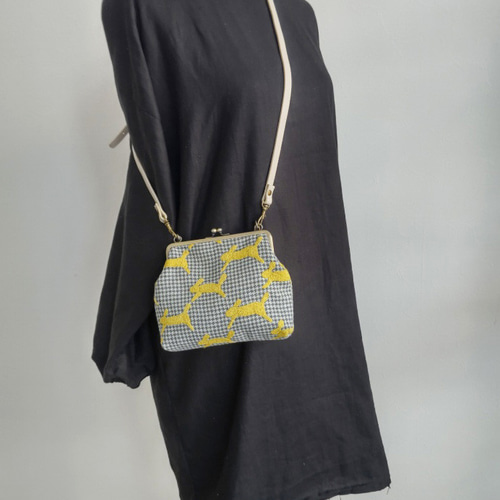 送料無料】ミナペルホネンrunrunrunランランランLグリーン/がま口