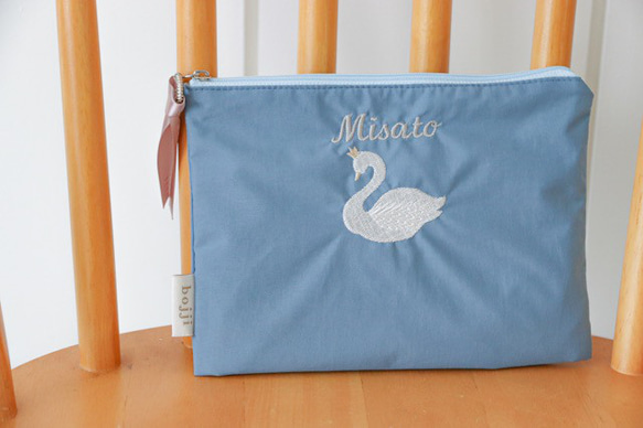 名入れ刺繍可】プレミアム生地のスワン刺繍のminiコスメポーチ