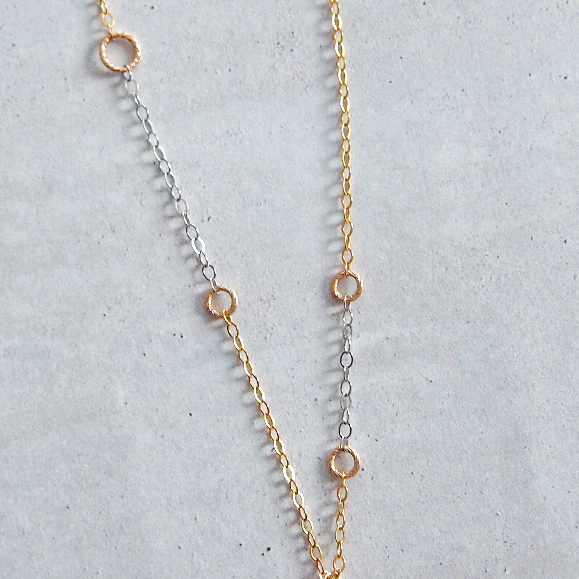 クリスタルクォーツ　ツリーカービング　チェーンネックレス　14kgf