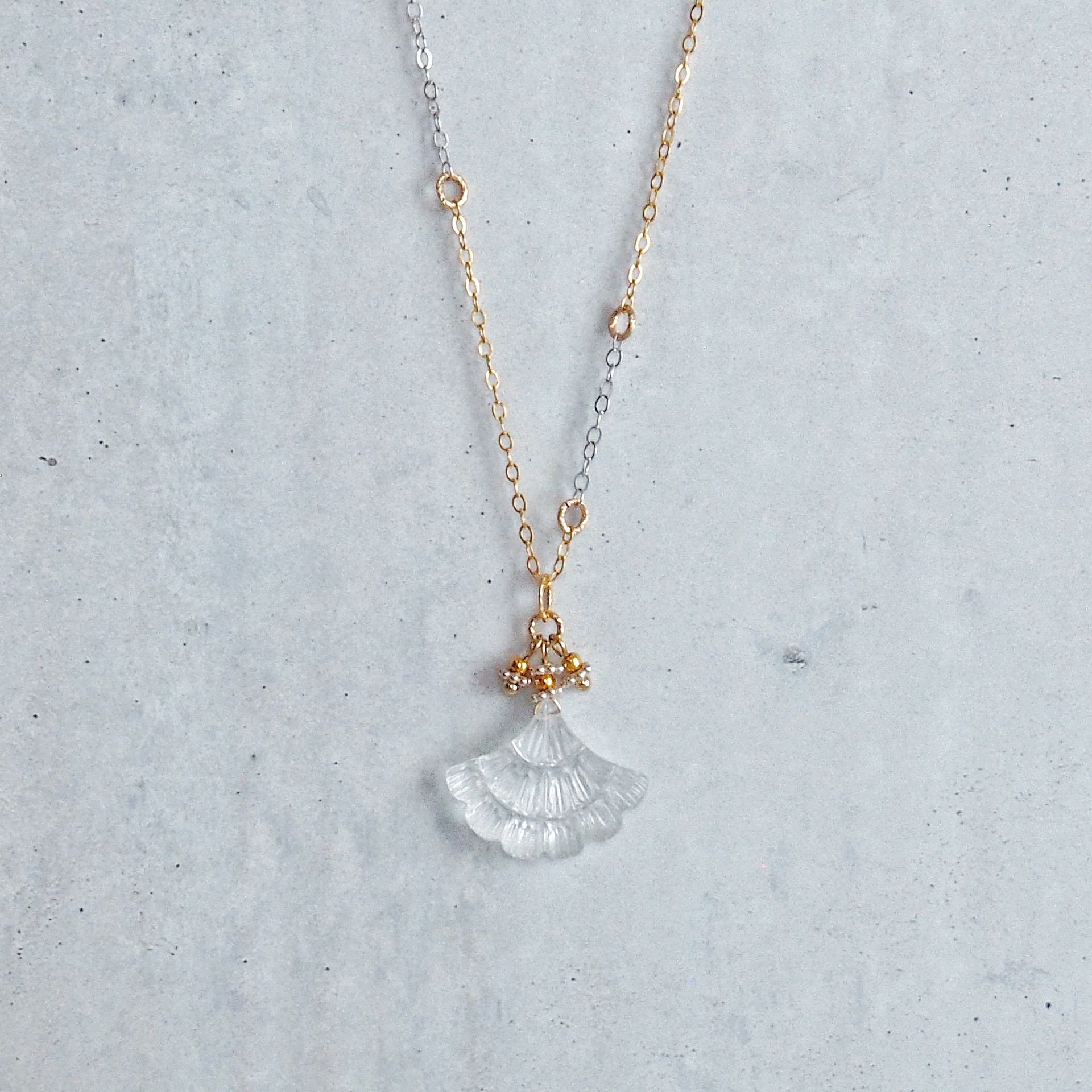 クリスタルクォーツ　ツリーカービング　チェーンネックレス　14kgf