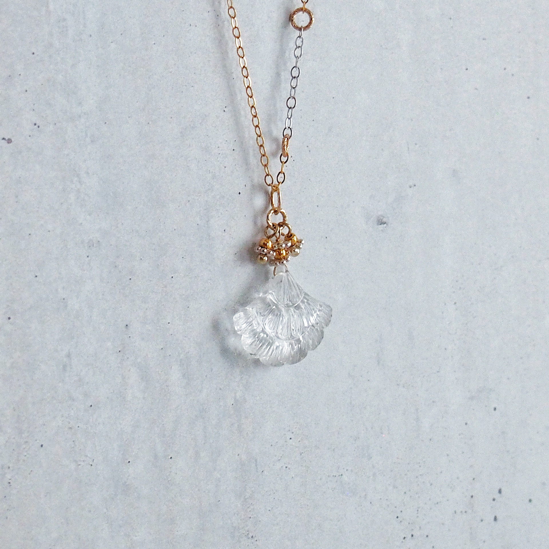 クリスタルクォーツ　ツリーカービング　チェーンネックレス　14kgf