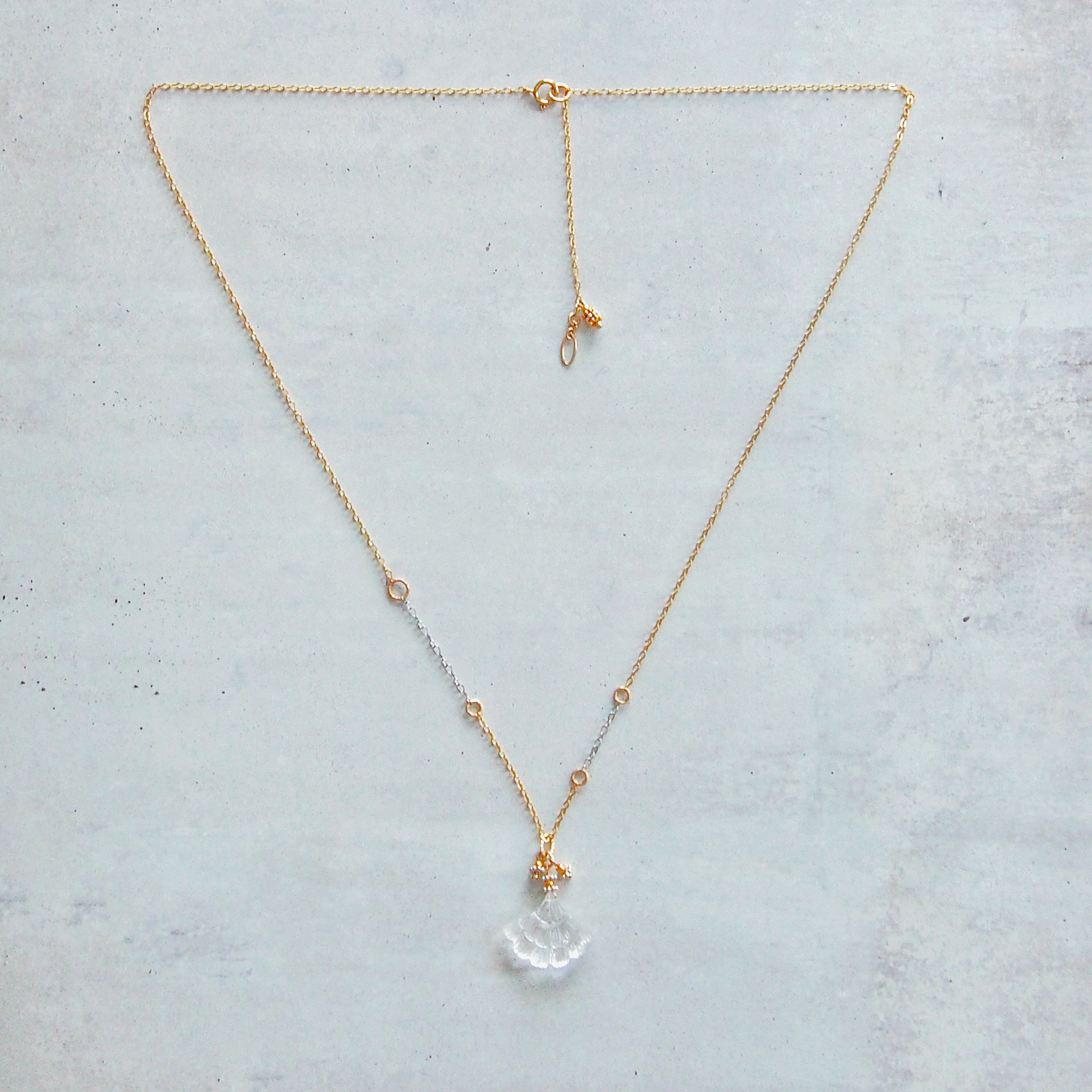 クリスタルクォーツ　ツリーカービング　チェーンネックレス　14kgf