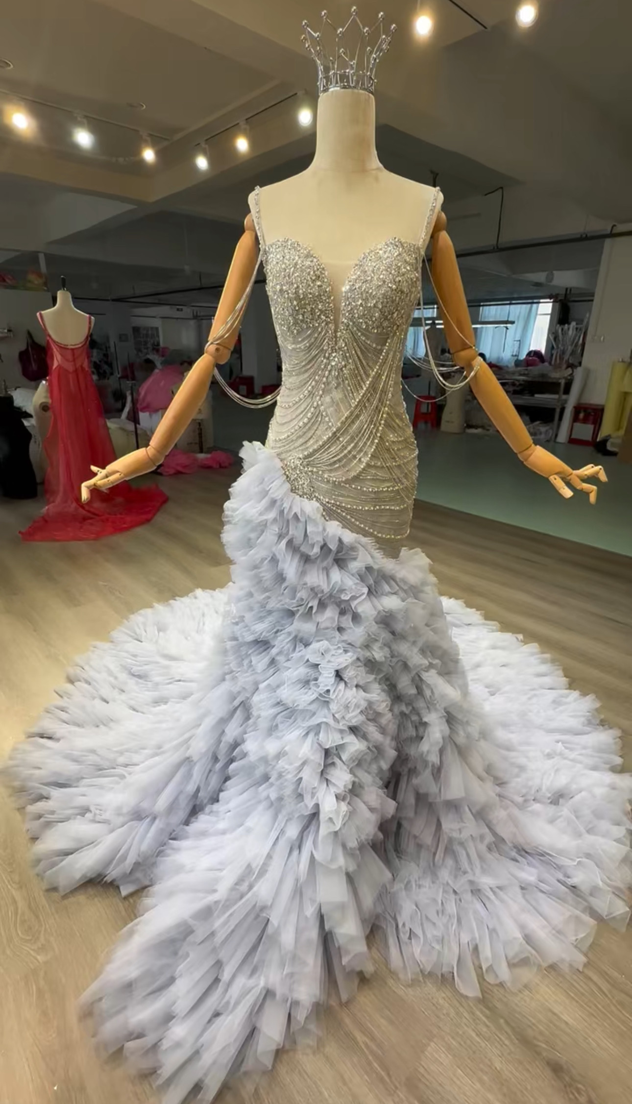 豪華ドレス！お買い得！マーメイドドレス　チューブトップ　贅沢なビジュー　高級感溢れる　ブルー　トレーン2次会演奏会音楽会