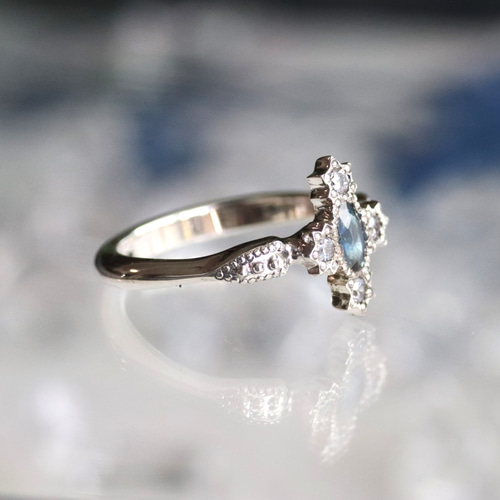 天然バイカラーサファイア0.30カラットの十字星シルバーリング