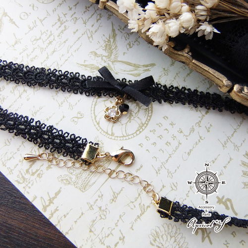 ribbon ☆ クリスタル付き フラワー チャーム の チョーカー（ 黒