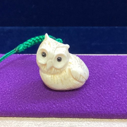 天然素材牙彫刻フクロウ新品 天然素材牙彫刻フクロウ根付け新品2.68x2.4cm - メルカリ