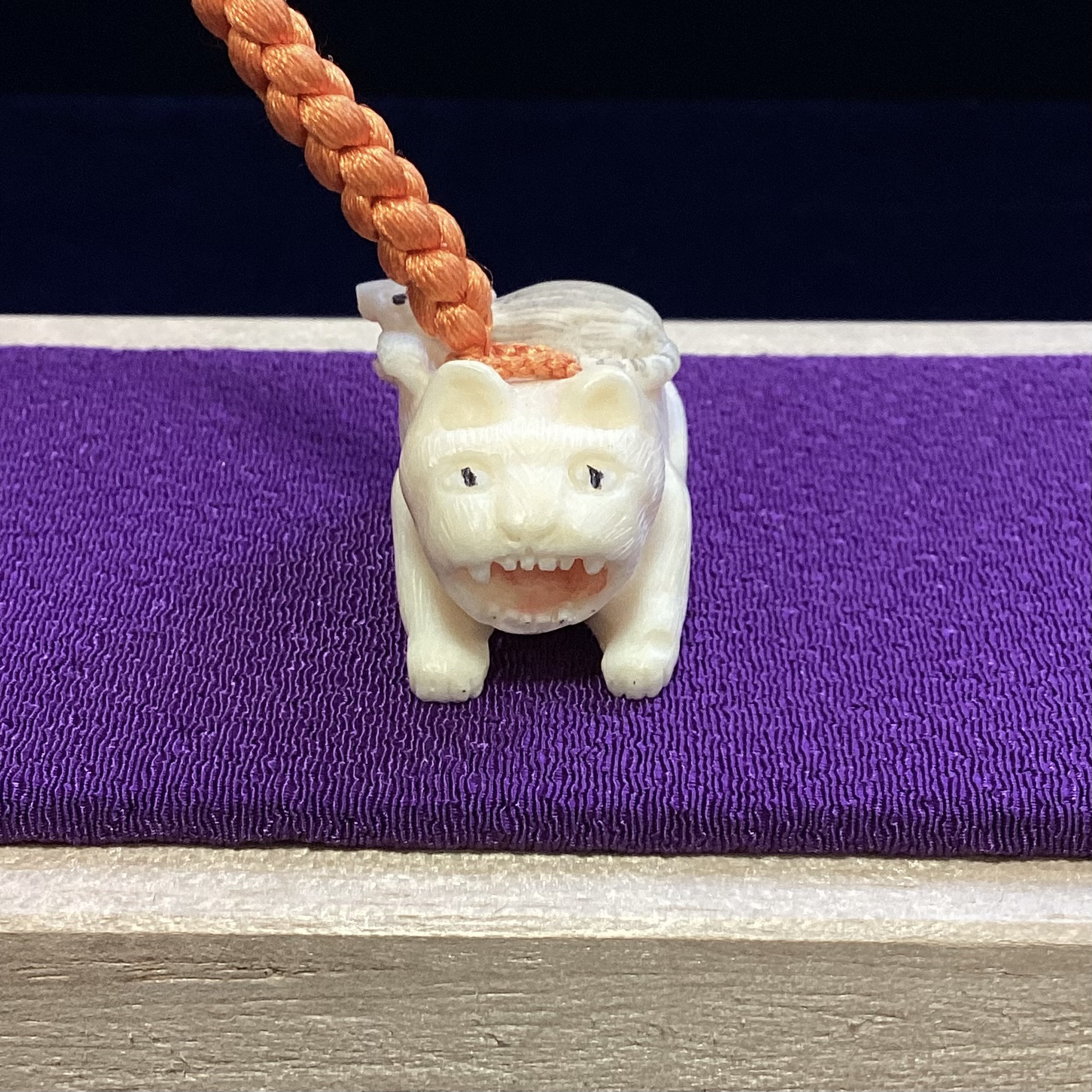 ☆本象牙根付（猫とねずみ）Y-34※※