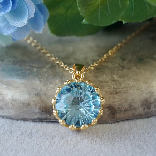 AU750   K18 花形 水色 トパーズ(F)宝石 ペンダント ⭐天然 トパーズ ペンダントトップ k18 28.45ct