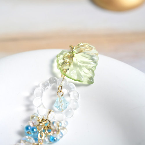 浴衣にオススメ】金魚鉢の金魚 ピアス/イヤリング ピアス（フック