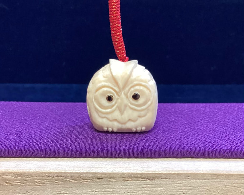 天然素材牙彫刻フクロウ根付け新品3.3x2.6cm b752ddb71f449f5decb90018bec060