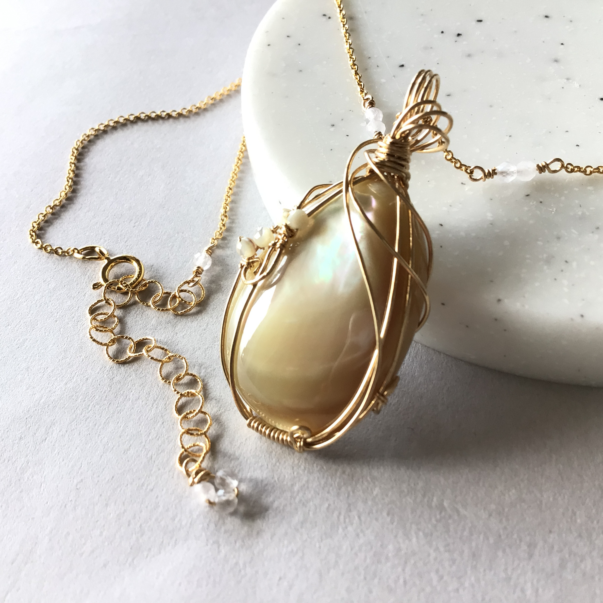 高瀬貝のペンダント