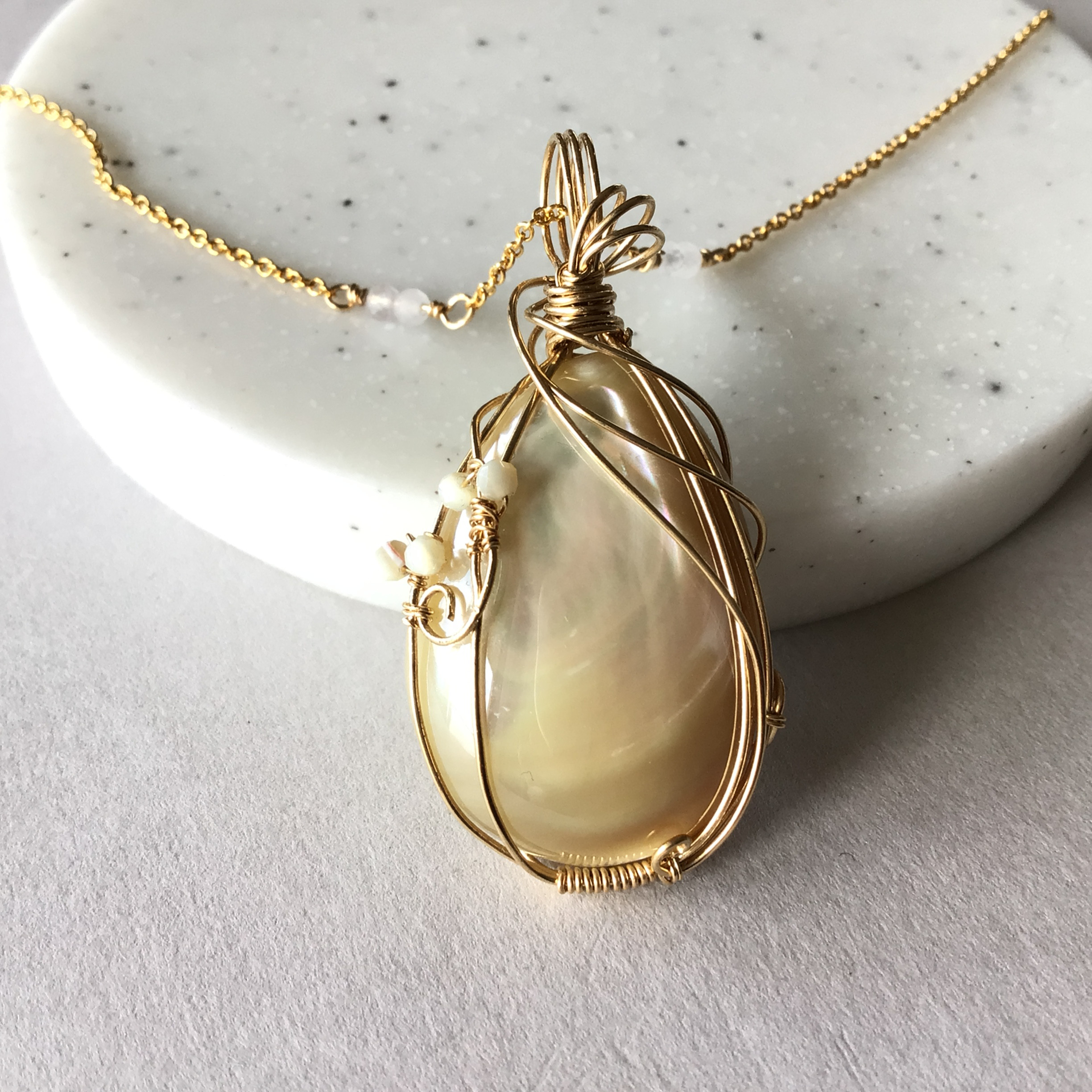 高瀬貝のペンダント