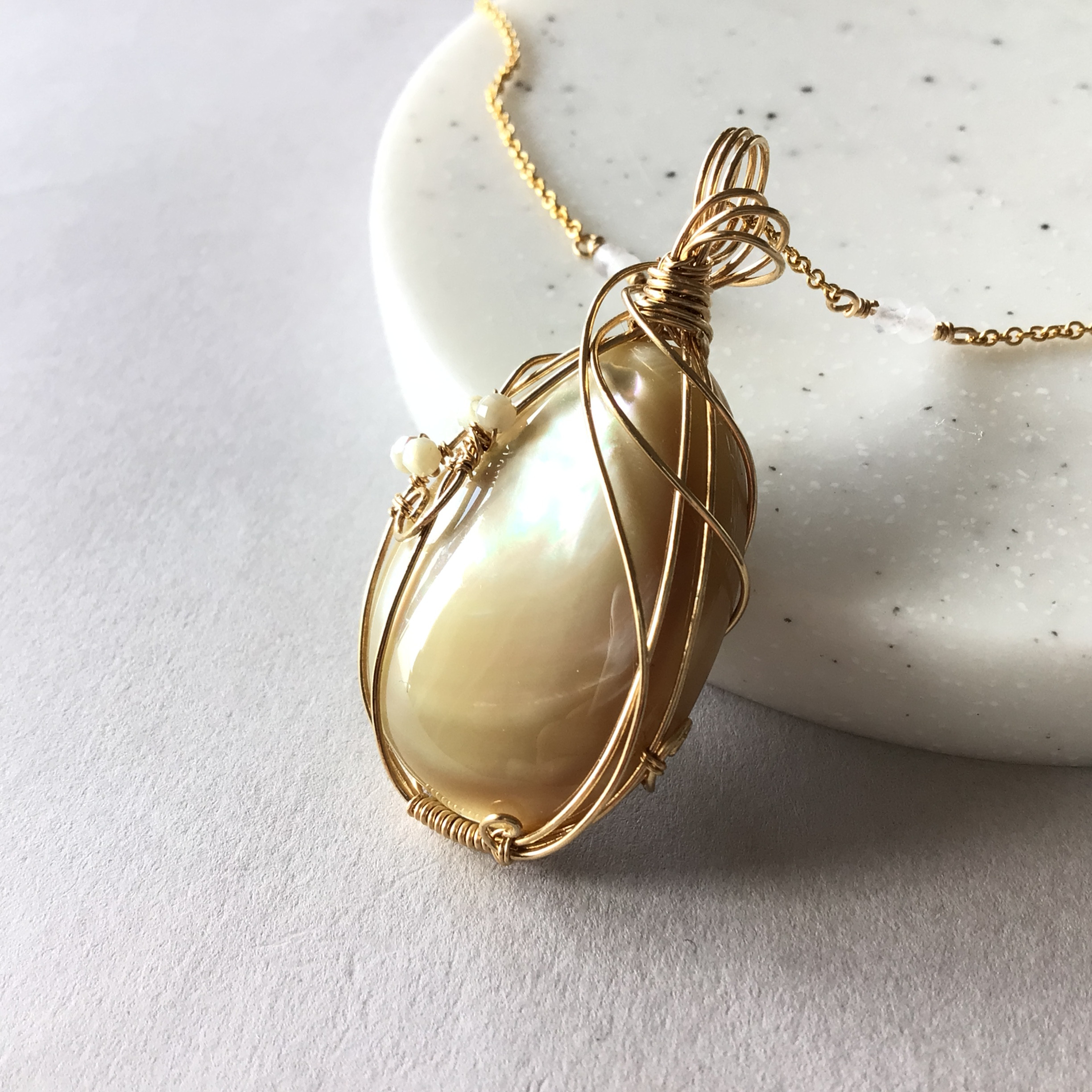 高瀬貝のペンダント