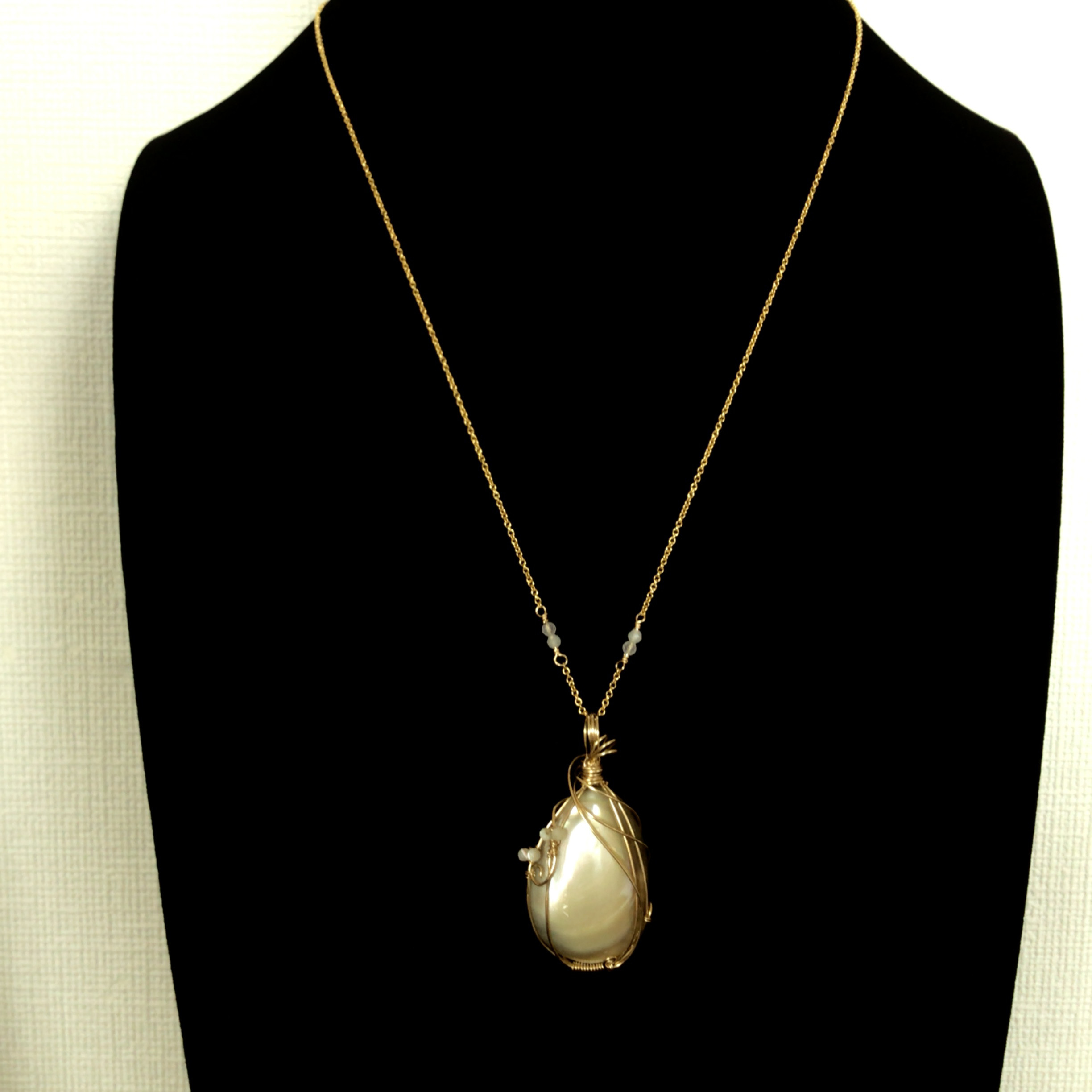 高瀬貝のペンダント