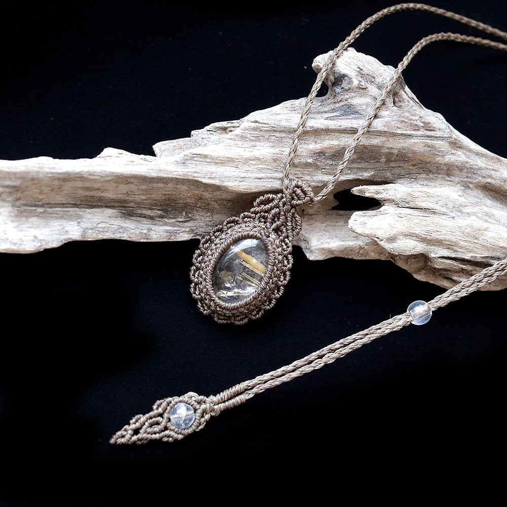 ルチルクォーツ天然石マクラメネックレスmac395エスニックアジアンエキゾチックなアレルギーフリーのアクセサリー